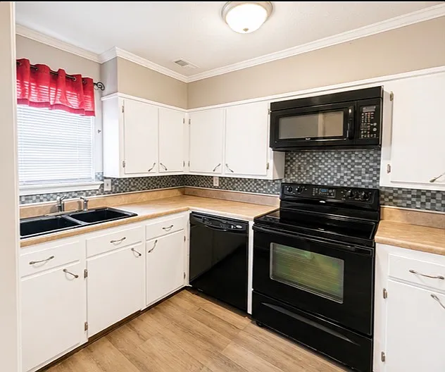 2 bed, 1.5 bath, 1140 sqft, $1,400 — Photo 3