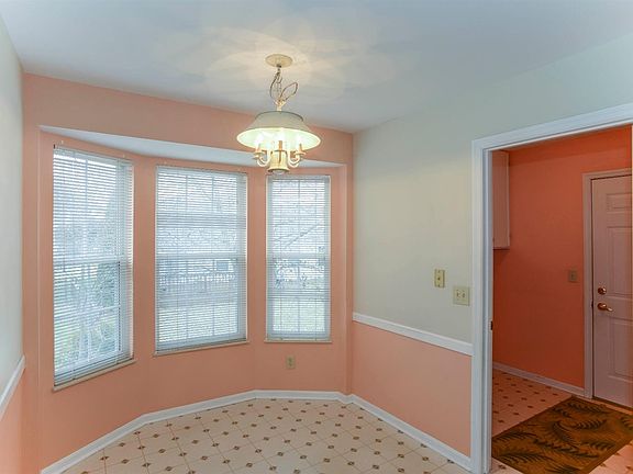 4th image of 1029 Seapine Ct