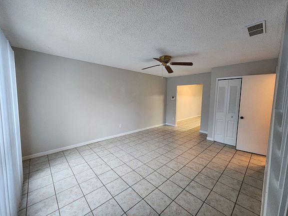 5th image of 607 Casa Park Ct APT F-1