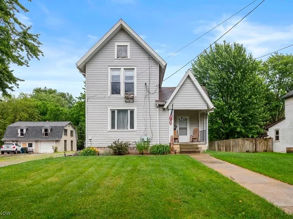 124 Wheeling Ave, Wellington, OH 44090