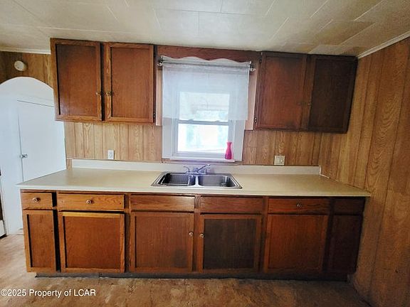 3rd image of 779 Main St Unit 1