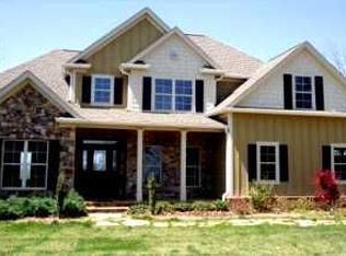 137 Eagle Ridge Trl, Cleveland, GA 30528