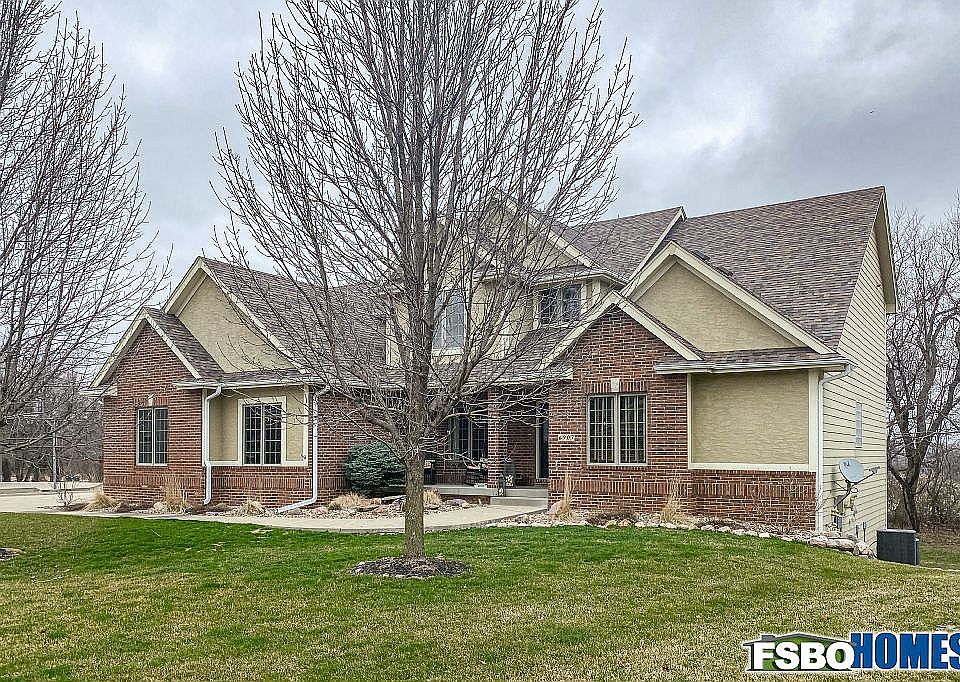 1st image of 6907 NW 93rd St