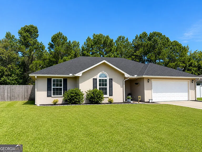 108 Cedar Circle Dr — Photo 1