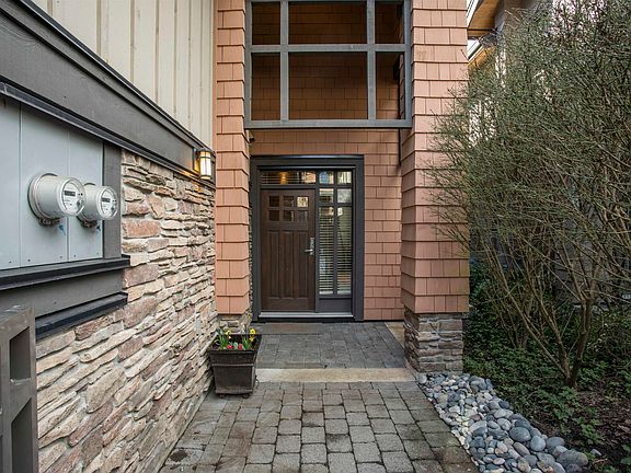 2nd image of 555 Raven Woods Dr #28