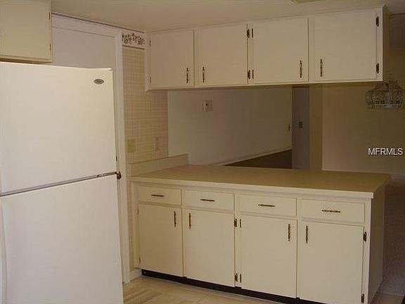 5th image of 403 La Jolla Ave