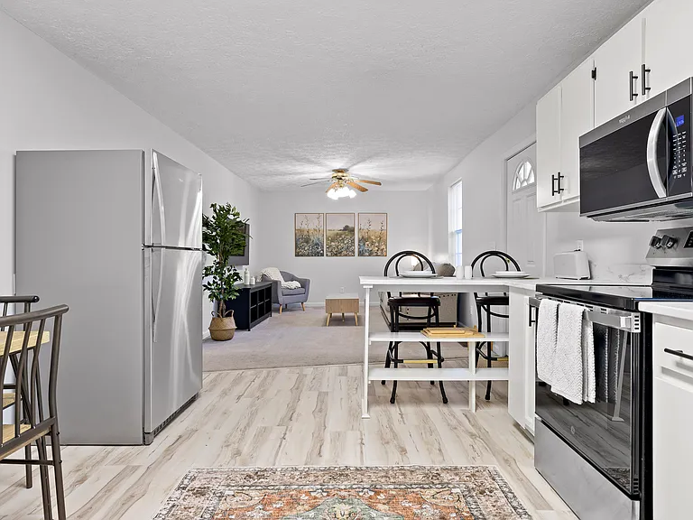800 Poindexter Ave — Photo 3