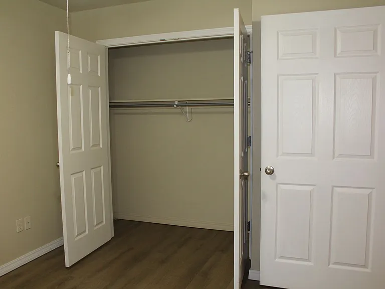 8410 Cottage Park Dr — Photo 16