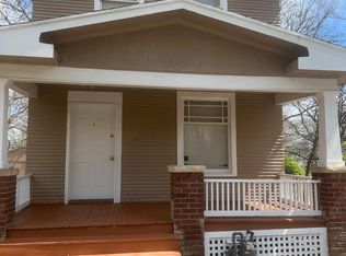 1730 SW Lane St, Topeka, KS 66604