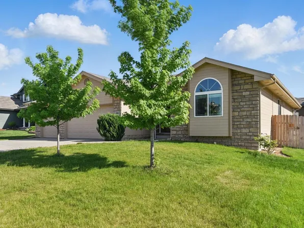 1901 Apollo Ln, Papillion, NE 68133