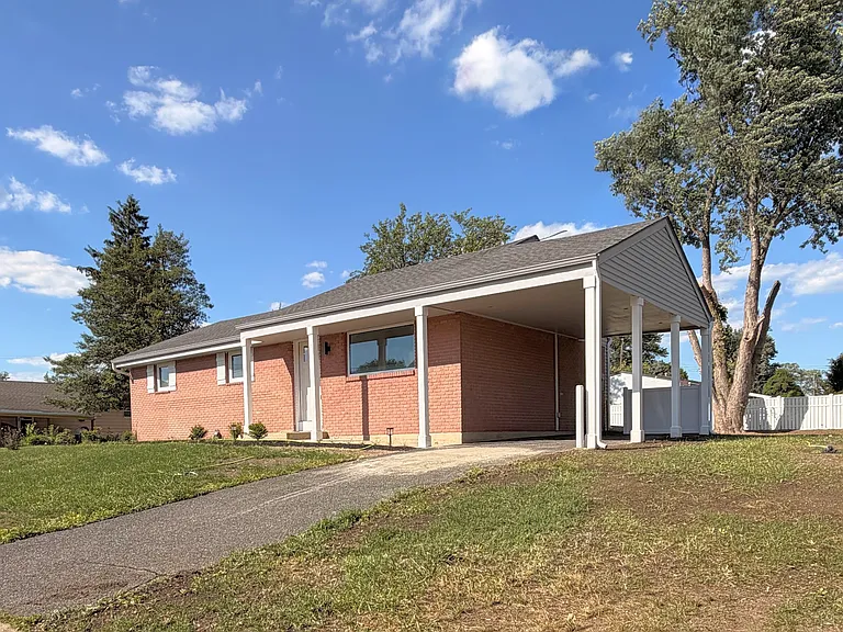 806 Green Grove Rd — Photo 3