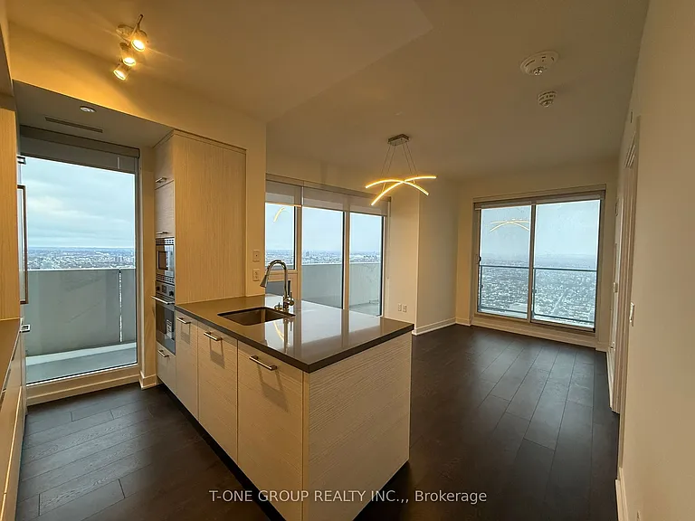 2221 Yonge St #5409 — Photo 9