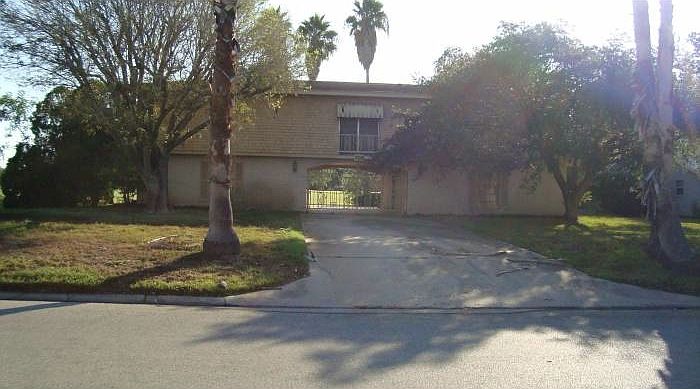 2nd image of 708 Palm Valley Dr W