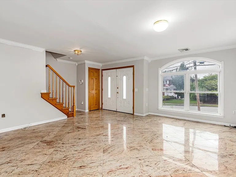 311 Page Ave — Photo 4