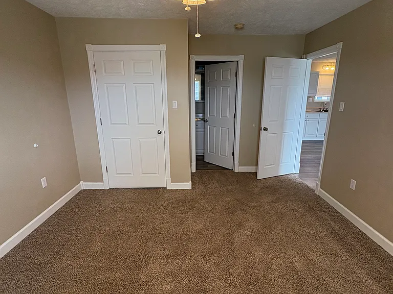 146 Brenda Ln — Photo 7