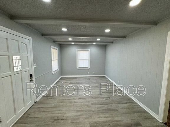 2nd image of 805 Henshaw Ave
