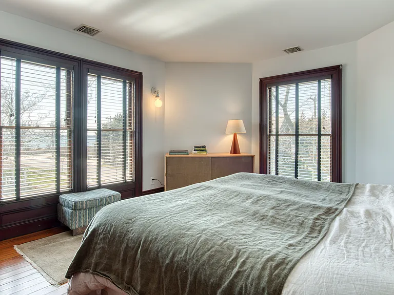1855 Village Ln — Photo 12