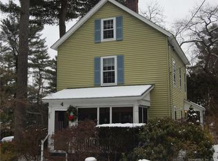 4 Middle Ln, Simsbury, CT 06070