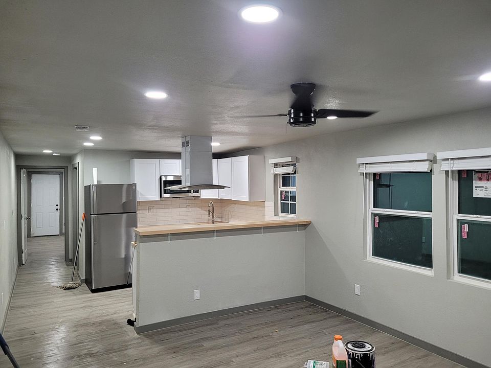 1st image of 2709 1st St #2709