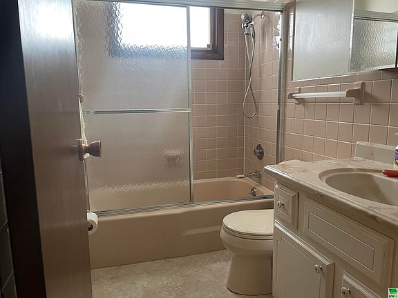 5th image of 4509 Wellington Ave