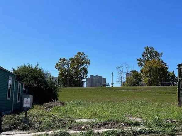 327 Bouny St, New Orleans, LA 70114