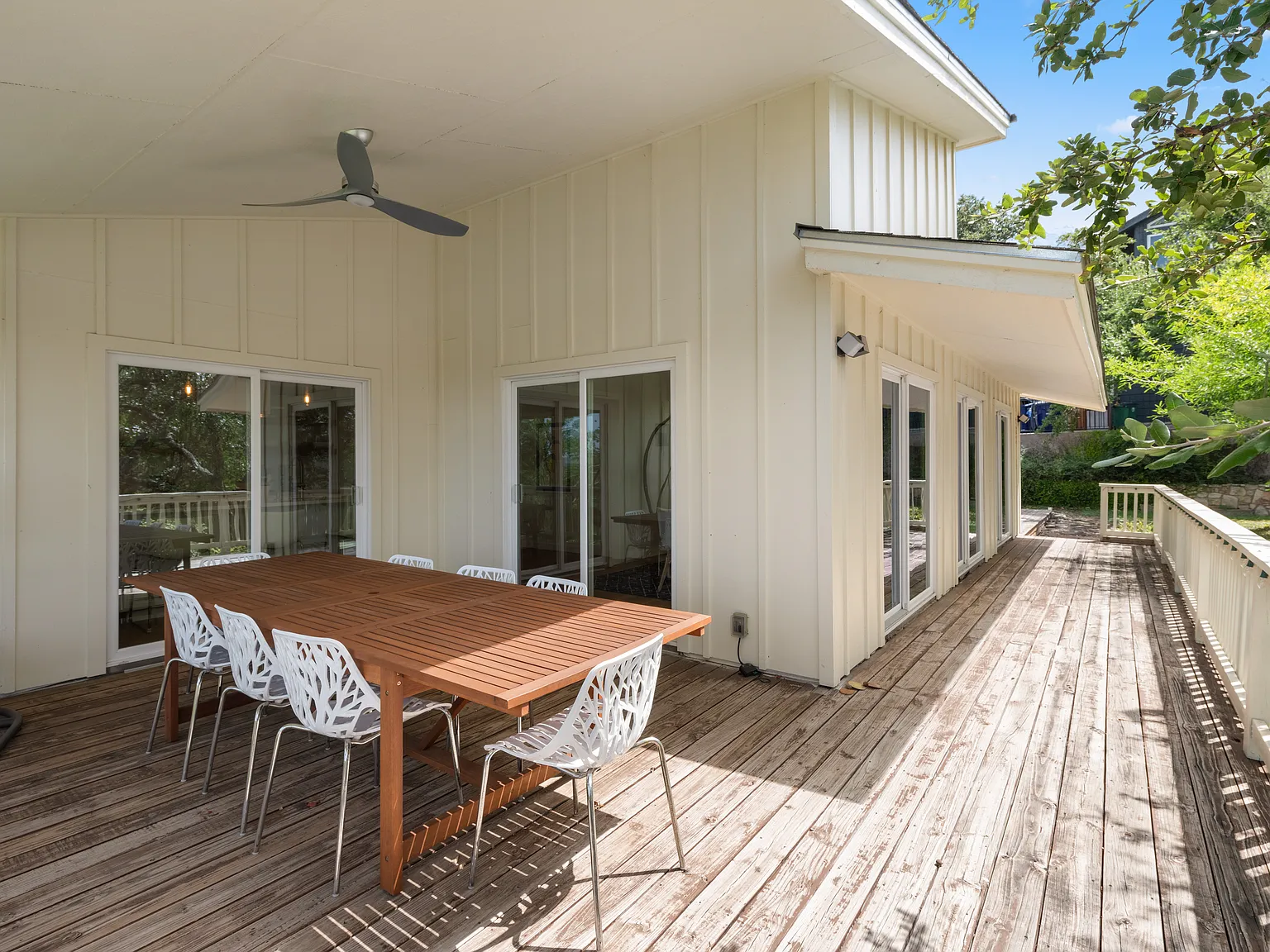 4 bed, 2090 sqft, $7,200 — Photo 3