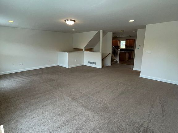 4th image of 826 Spring Rock Ct