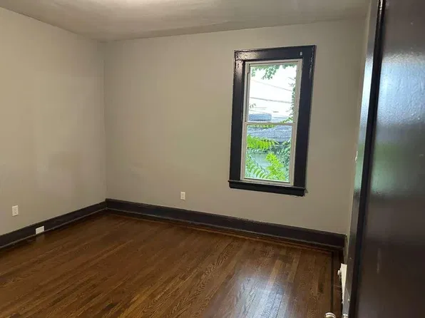135 Tremont Ave, East Orange, NJ 07018