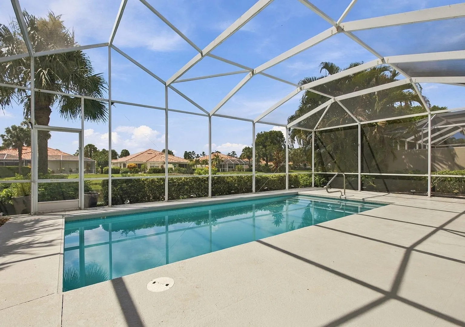 ** Village Walk ** 3 Bed + Den / 2 Bath - Pool - Amazing Amenties! - North Naples - Annual Rental — Photo 2