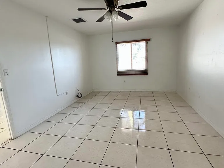 5841 SW 162nd Ct — Photo 6