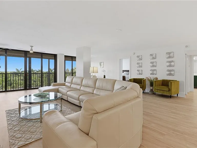5601 Turtle Bay Dr #302 — Photo 11