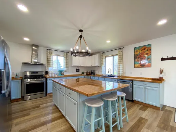 S2492 Coon Bluff Rd, Reedsburg, WI 53959
