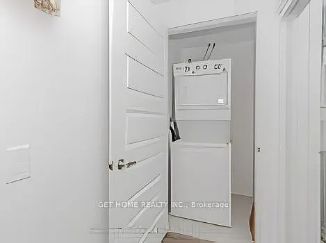 95 Dundas St W #303 — Photo 32