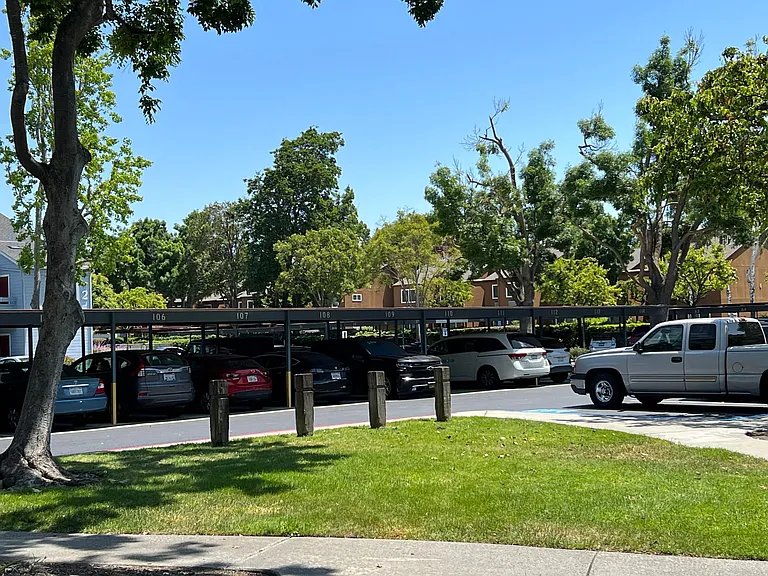 Windemere Apartments — Photo 22