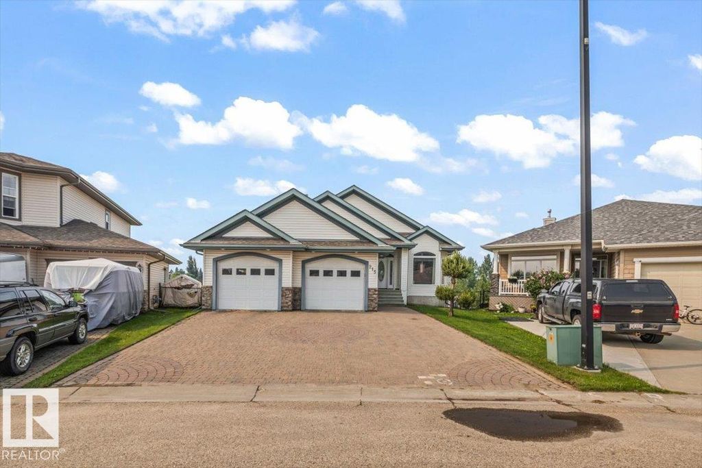 Apartment in Stony Plain, High Park - More