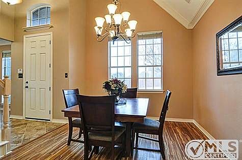 5th image of 8633 Old Oak Dr