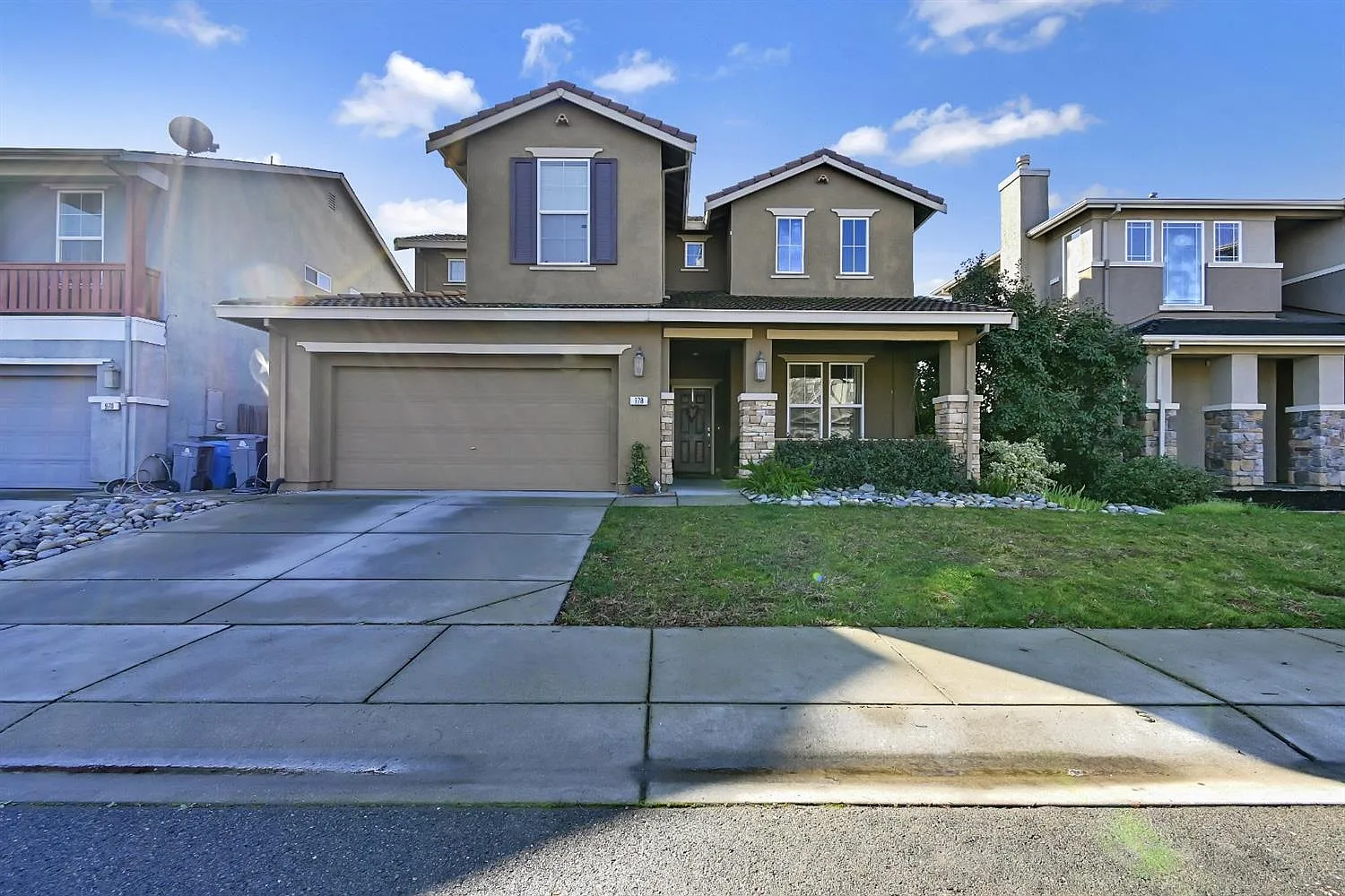 978 Heritage Way photo 1