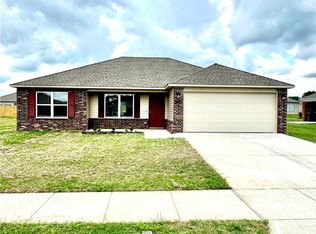 2709 Trout St, Pea Ridge, AR 72751