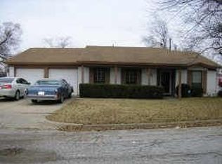 2004 Ming Dr, Edgecliff Village, TX 76134