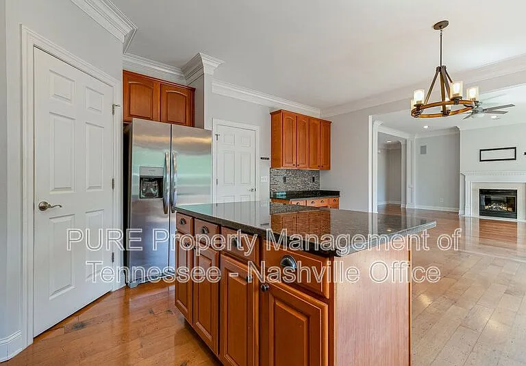 1214 Broadmoor Cir — Photo 17