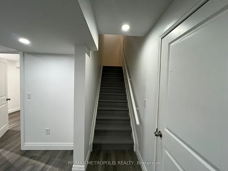 126 Frank Kelly Dr #BASEMENT — Photo 22