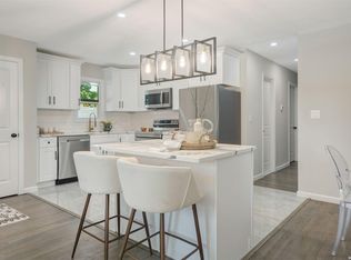 94 County Line Rd, Massapequa, NY 11758