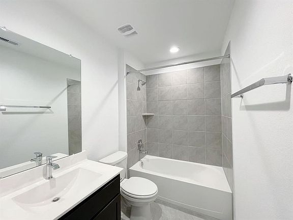 4th image of 29607 Ella Larchmont Ct