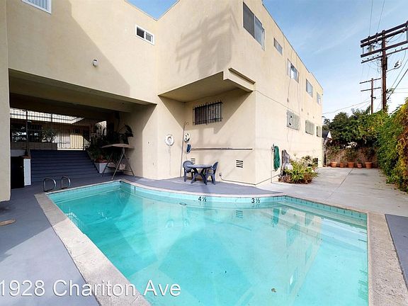 3rd image of 1928 Chariton St #12