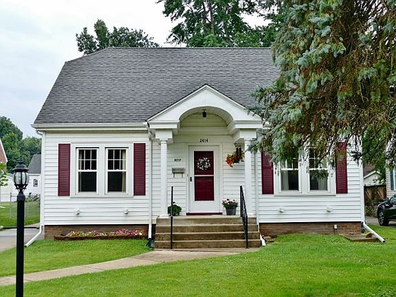 3rd image of 2414 W Ayres Ave