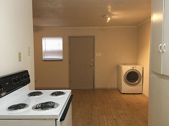 2nd image of 607 Barbe St APT 2