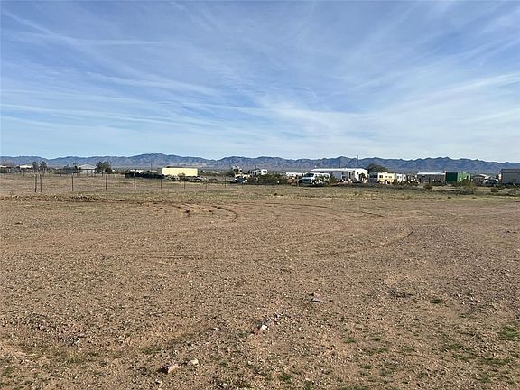 2nd image of 898 S Elgin Rd