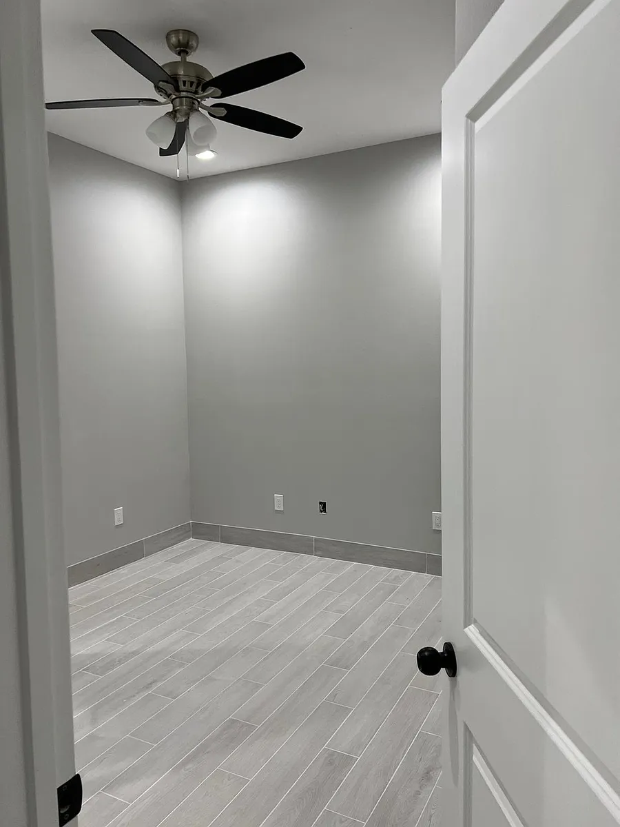 Building Photo - 8539 Valor Dr