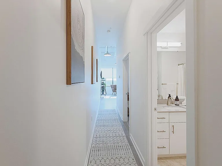 501 S Capitol Ave — Photo 162