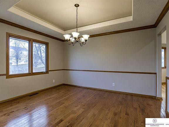 4th image of 11929 S 53rd St